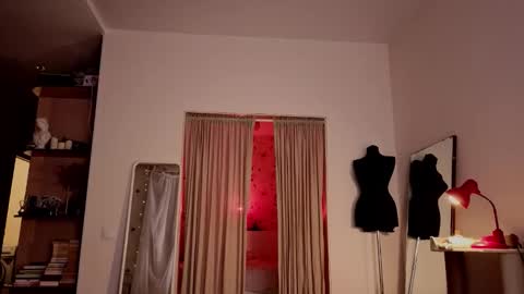 Snapshot of luciacoy chatting on 01/14/26, 05:29 Lucia online show from 01/14/26, 05:29