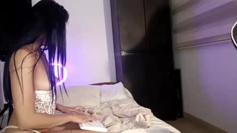 Snapshot of luciamoretti1 chatting on 10/26/25, 04:40 luciamoretti1 online show from 10/26/25, 04:40