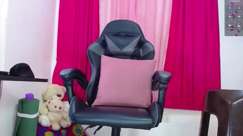 luciana0326 online show from 12/02/25, 08:59