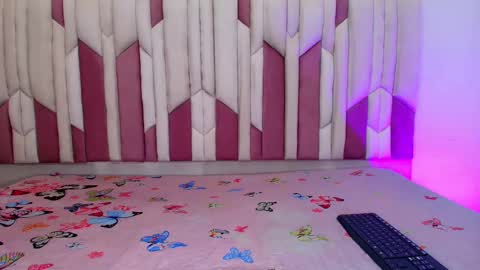 instagram luciana417  online show from 10/22/25, 03:07