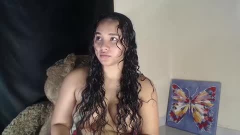 Snapshot of luciana_keating chatting on 02/23/25, 09:59 luciana online show from 02/23/25, 09:59