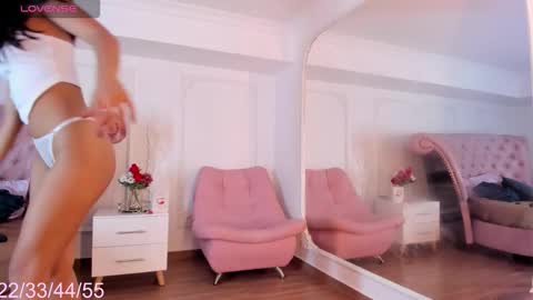 Luciana online show from 09/23/25, 08:23