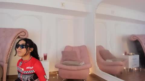 Luciana online show from 10/24/25, 08:49