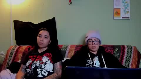 Snapshot of lucianacapisce chatting on 02/19/25, 06:11 Dani 3 online show from 02/19/25, 06:11