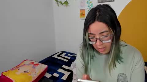 Snapshot of lucianacapisce chatting on 12/02/25, 02:45 Dani 3 online show from 12/02/25, 02:45