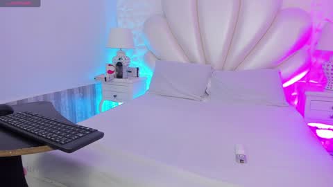 Snapshot of lucianacarter chatting on 01/15/25, 04:47 online show from 01/15/25, 04:47