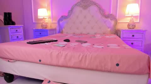 Snapshot of lucianacarter chatting on 10/18/25, 04:48 online show from 10/18/25, 04:48