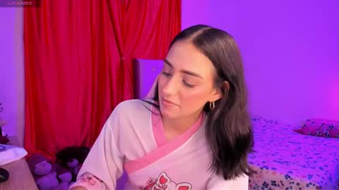 Snapshot of lucianacarter chatting on 12/18/25, 08:20 online show from 12/18/25, 08:20