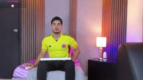 Snapshot of luciano_vitale_ chatting on 07/03/26, 12:33 Luciano online show from 07/03/26, 12:33
