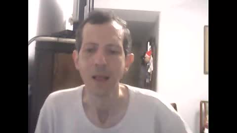 Snapshot of lucianoaxel chatting on 01/01/25, 04:18 Luciano online show from 01/01/25, 04:18