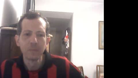 Snapshot of lucianoaxel chatting on 01/02/25, 12:55 Luciano online show from 01/02/25, 12:55