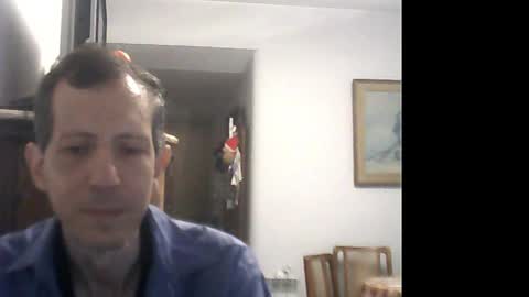 Snapshot of lucianoaxel chatting on 01/05/25, 08:42 Luciano online show from 01/05/25, 08:42
