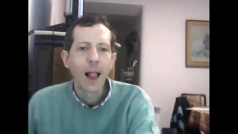 Snapshot of lucianoaxel chatting on 09/18/25, 01:40 Luciano online show from 09/18/25, 01:40