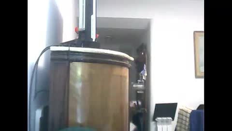 Snapshot of lucianoaxel chatting on 10/05/25, 01:04 Luciano online show from 10/05/25, 01:04