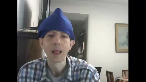 Snapshot of lucianoaxel chatting on 11/04/25, 01:32 Luciano online show from 11/04/25, 01:32