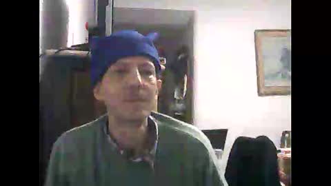 Snapshot of lucianoaxel chatting on 11/07/25, 02:11 Luciano online show from 11/07/25, 02:11