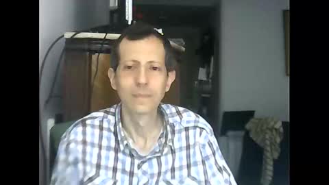 Snapshot of lucianoaxel chatting on 11/24/25, 05:56 Luciano online show from 11/24/25, 05:56