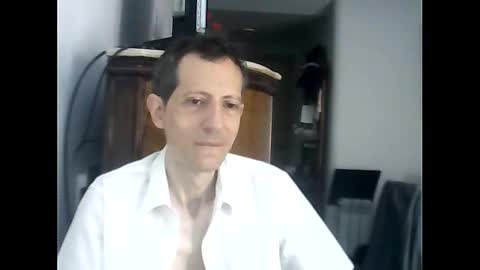 Snapshot of lucianoaxel chatting on 02/03/26, 02:22 Luciano online show from 02/03/26, 02:22