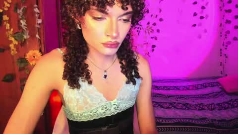 Snapshot of lucianromeo17 chatting on 04/17/26, 04:04 Lucy or Lucian 3 Come to my social Links3 online show from 04/17/26, 04:04
