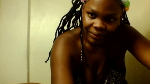 luciaresa online show from 08/05/26, 04:04
