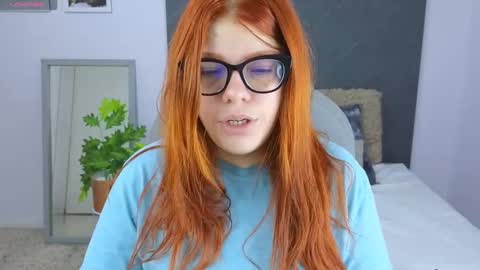 Snapshot of lucie_nicolls chatting on 12/30/24, 05:55 Lucie   online show from 12/30/24, 05:55