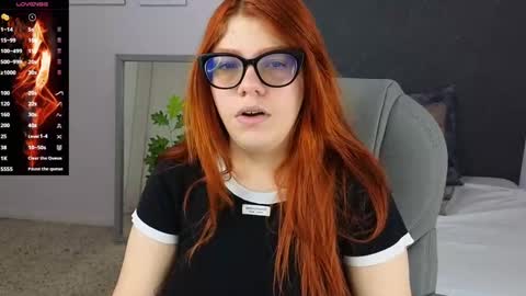 Snapshot of lucie_nicolls chatting on 01/03/25, 07:29 Lucie   online show from 01/03/25, 07:29