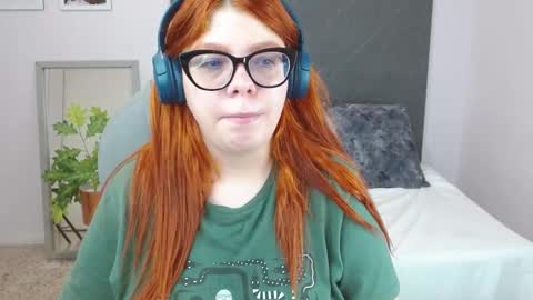 Snapshot of lucie_nicolls chatting on 01/10/25, 10:36 Lucie   online show from 01/10/25, 10:36