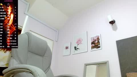 Snapshot of lucie_nicolls chatting on 01/21/25, 12:36 Lucie   online show from 01/21/25, 12:36