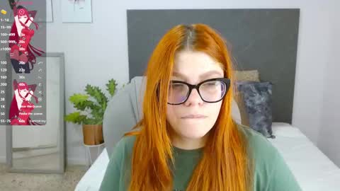 Snapshot of lucie_nicolls chatting on 01/30/25, 07:48 Lucie   online show from 01/30/25, 07:48