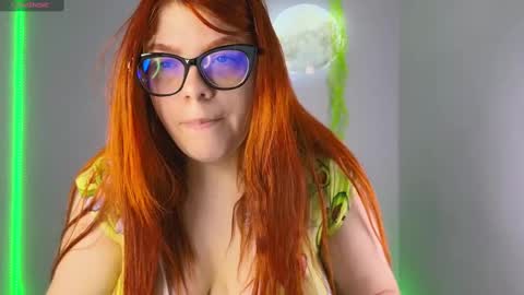 Snapshot of lucie_nicolls chatting on 02/10/25, 07:49 Lucie   online show from 02/10/25, 07:49