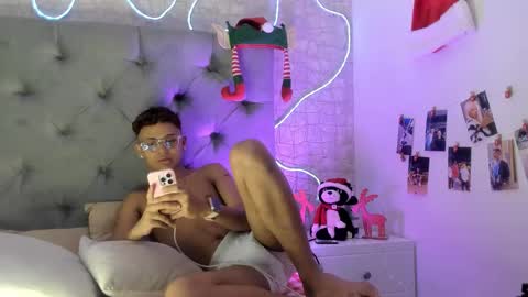 Snapshot of lucien_gray_ chatting on 12/05/25, 08:12 Lucien Gray online show from 12/05/25, 08:12