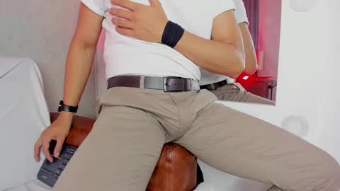 Leo online show from 02/20/25, 02:24