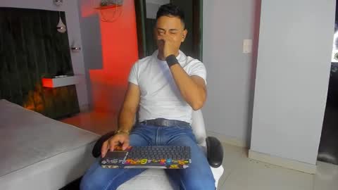 Leo online show from 11/12/25, 11:43