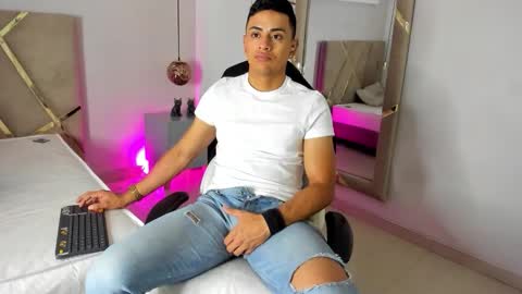 Leo online show from 11/18/25, 11:47