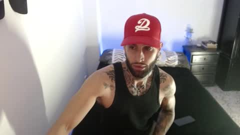 Snapshot of luciifer_hills chatting on 11/23/25, 01:44 luciifer_hills online show from 11/23/25, 01:44