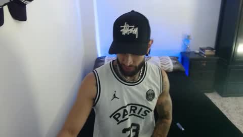 Snapshot of luciifer_hills chatting on 11/24/25, 03:34 luciifer_hills online show from 11/24/25, 03:34