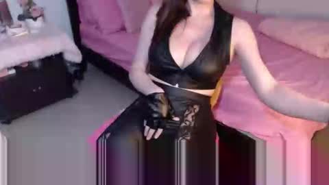 lucila04 online show from 05/11/26, 04:04