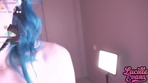 Snapshot of lucille_evans chatting on 01/24/25, 06:46 Lucy UwU online show from 01/24/25, 06:46