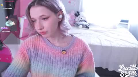 Snapshot of lucille_evans chatting on 02/05/26, 10:09 Lucy UwU online show from 02/05/26, 10:09