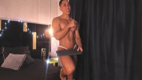 Snapshot of lucio__fox chatting on 12/21/25, 12:34 Lucio online show from 12/21/25, 12:34