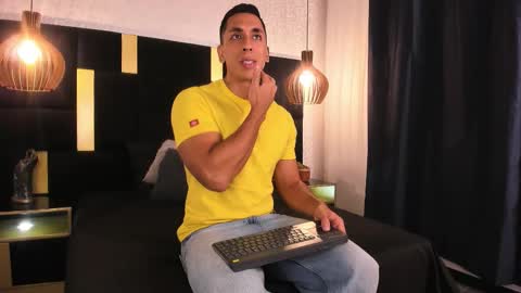 Snapshot of lucio__fox chatting on 03/20/26, 11:37 Lucio online show from 03/20/26, 11:37