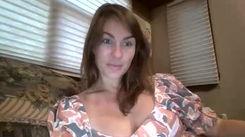 Snapshot of luciousapril chatting on 09/09/25, 11:04 April online show from 09/09/25, 11:04