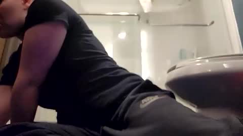 Snapshot of luckilyfound33 chatting on 03/17/26, 03:22 luckilyfound33 online show from 03/17/26, 03:22