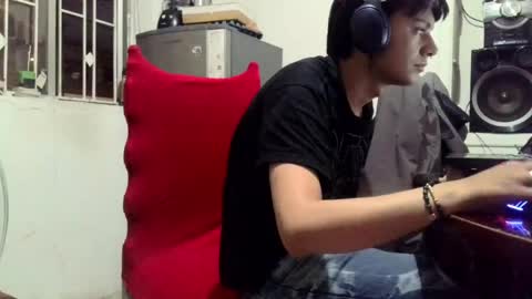 luckk_ online show from 05/11/26, 05:13