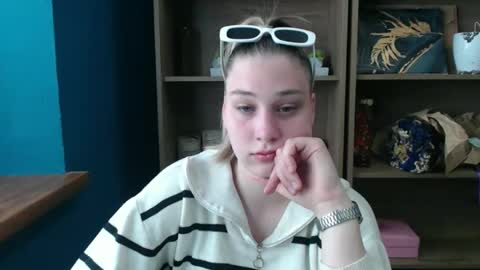 Snapshot of lucky_barbie chatting on 05/11/26, 12:44 Grace online show from 05/11/26, 12:44
