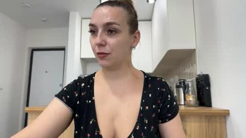 lucky_foryou_baby online show from 10/21/25, 08:15