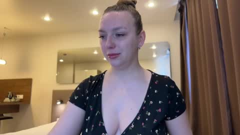 lucky_foryou_baby online show from 04/20/26, 09:56