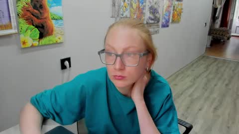 lucky_licky20 online show from 04/06/26, 04:46