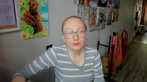 lucky_licky20 online show from 04/10/26, 01:55