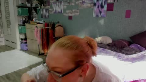lucky_licky20 online show from 04/27/26, 01:47
